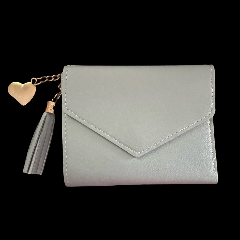 Gray small wallet tassel and heart chain
